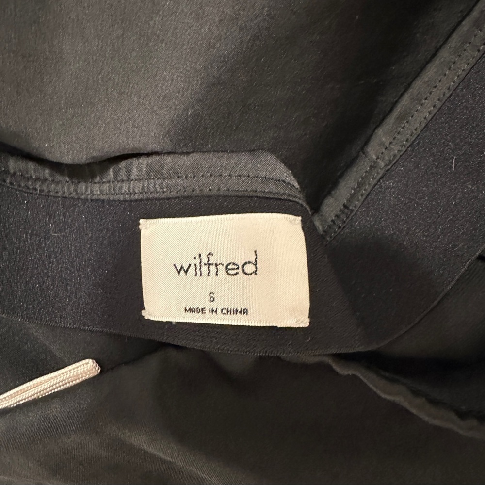 Aritzia Wilfred Black Allusion High Rise Ruched Mini Skirt Size Small Women’s - Picture 9 of 10